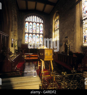 La bara del principe Guglielmo di Gloucester riposava nella chiesa parrocchiale di St. Andrews, Barnwell, prima che fosse portata a Windsor per un servizio privato e la sepoltura a Frogmore Foto Stock