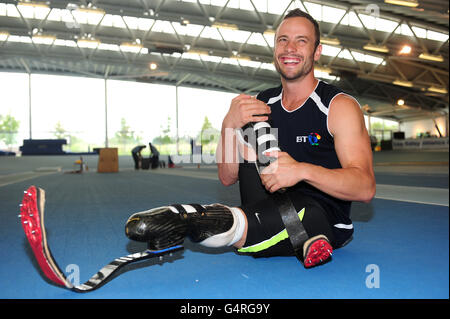 Atletica - Oscar Pistorius Feature - Lee Valley Athletics Center. Oscar Pistorius durante una sessione di allenamento al Lee Valley Athletics Center Foto Stock