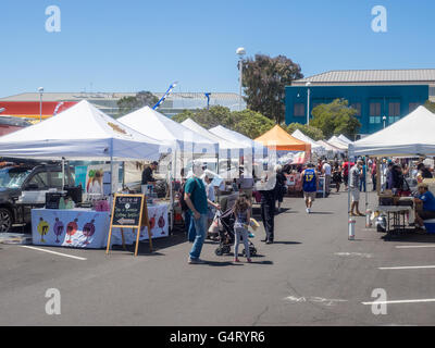 Menlo Park, CA/USA - giugno 18, 2016: Auto Show e padri giorno barbeque a Facebook Mercato degli Agricoltori di Menlo Park, CA. Foto Stock