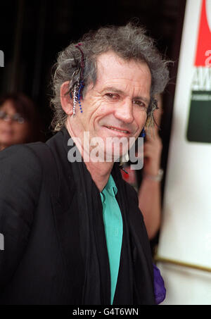 Il chitarrista dei Rolling Stones Keith Richards arriva al Park Lane Hotel di Londra per i premi musicali Q Magazine Foto Stock