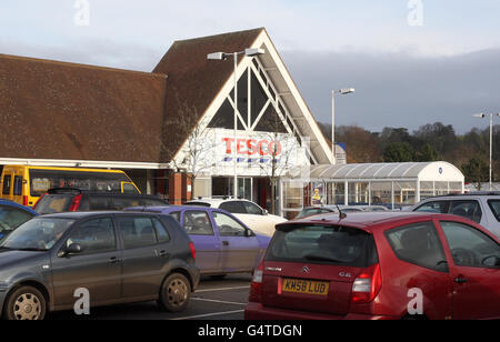 Il superstore Tesco di Henley-on-Thames, Oxfordshire, dove lo chef Antony Worrall Thompson è stato arrestato venerdì scorso per il sollevamento di negozi. Foto Stock