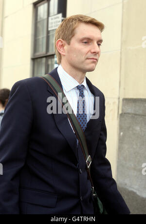 Onorevole James Murray causa in tribunale Foto Stock