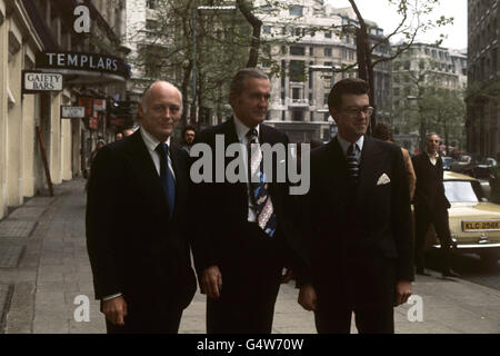 Lord Montagu, a sinistra, il Marchese di Bath, centro e il Marchese di Tavistock, a Londra dopo un incontro dei 'Magnificent Seven' - proprietari delle case storiche più famose della Gran Bretagna, che hanno Unito le forze per incoraggiare i turisti a visitarle. Foto Stock