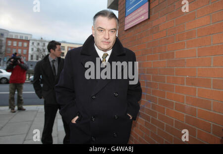 Ian Bailey arriva alla Corte Suprema di Dublino, dove affronta l'estradizione in Francia per aver messo in dubbio l'assassinio del regista Sophie Toscan du Plantier. Foto Stock