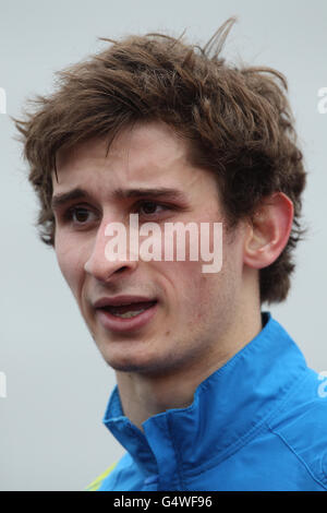 Great Britain's Jamie Cooke durante la moderna squadra di Pentathlon fotocellula all'Università di Bath, Bath. PREMERE ASSOCIAZIONE foto. Data immagine: Mercoledì 25 gennaio 2012. Il credito fotografico dovrebbe essere: Nick Potts/PA Wire Foto Stock