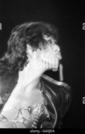 Mick Jagger, cantante dei Rolling Stones, in concerto a Wembley, Londra. Foto Stock