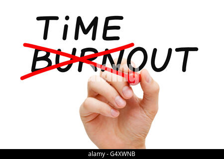 La scrittura a mano di Burnout concetto di Timeout con marcatore sul panno trasparente stampato. Foto Stock