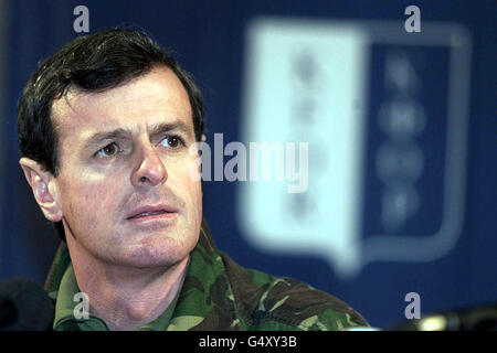 Il brigadiere Richard Shirreff, comandante della settima Brigata blindata in Kosovo. Il brigadiere Shirreff ha recentemente assunto il comando delle forze britanniche in Kosovo e comanda una delle cinque brigate che attualmente lavorano per K-FOR. *la forza di mantenimento della pace della NATO Foto Stock