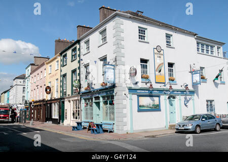 La signora Belle heritage public house, Grattan Square, Dungarvan, Co. Waterford, Irlanda (Eire). Foto Stock