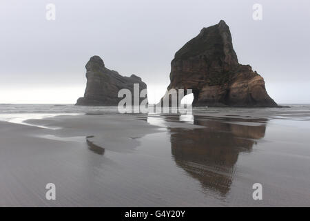 Nuova Zelanda, Isola del Sud, Tasmania, Puponga, Golden Bay, Capo addio, Wharariki Beach Foto Stock