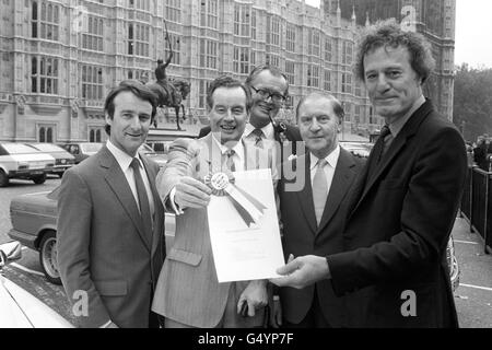 Politica - Partito Laburista - Robin Corbett MP - Casa del Parlamento, Londra Foto Stock