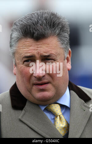 Corse ippiche - Betfair Free Friday - Newbury Racecourse. Paul Nicholls, allenatore Foto Stock