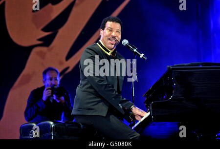 Sabato 18 Giugno Lionel Richie riproduce il Liberty Stadium data di inizio del tour del Regno Unito. Foto Stock