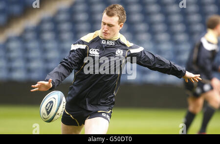 Rugby Union - RBS 6 Nations Championship 2012 - Scozia v Francia - Scozia Captains Run - Murrayfield. Stuart Hogg della Scozia durante il Captains Run al Murrayfield Stadium di Edimburgo. Foto Stock