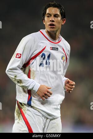 Calcio - International friendly - Gary Speed Memorial Match - Galles / Costa Rica - Cardiff City Stadium. Bryan Oviedo, Costa Rica Foto Stock