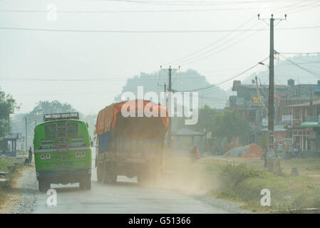 Il Nepal, Regione Occidentale, Lekhnath comune, sul circuito di Annapurna - Giorno 15 - Tike Dhunga a Jhobang - specialmente audace, Miss You, sull'autostrada Foto Stock