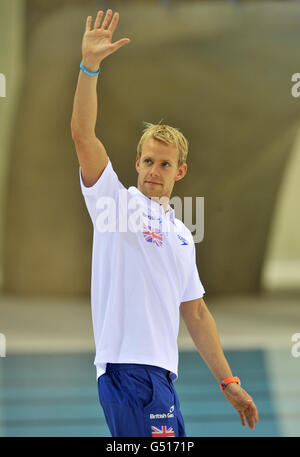 Ross Davenport dopo il British gas Swimming Championships al Aquatics Center nel Parco Olimpico di Londra. PREMERE ASSOCIAZIONE foto. Data immagine: Sabato 10 marzo 2012. Vedi la storia della Pennsylvania NUOTARE a Londra. Il credito fotografico dovrebbe essere: Martin Rickett/PA Wire Foto Stock