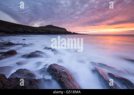 Tramonto a Cape Cornwall vicino a St appena, Cornwall, Inghilterra Foto Stock