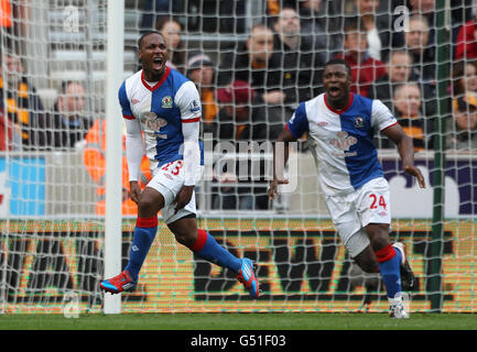 Blackburn Rovers Junior Hoilett festeggia il punteggio di apertura contro Wolverhampton Wanderers con Yakubu (a sinistra) durante la partita Barclays Premier League al Molineux, Wolverhampton. Foto Stock