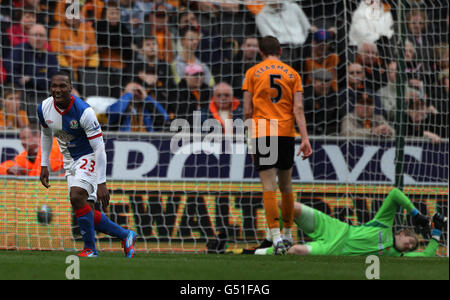 Blackburn Rovers Junior Hoilett festeggia il punteggio di apertura contro Wolverhampton Wanderers con Yakubu (a sinistra) durante la partita Barclays Premier League al Molineux, Wolverhampton. Foto Stock