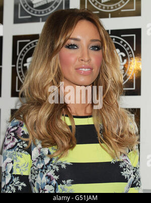 Lauren Pope arriva per il Television and radio Industries Club (TRIC) Awards, al Grosvenor House Hotel on Park Lane, nel centro di Londra. Foto Stock