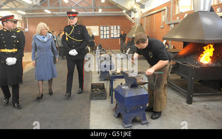 La duchessa di Cornovaglia visita al re della truppa cavallo Royal Artillery Foto Stock