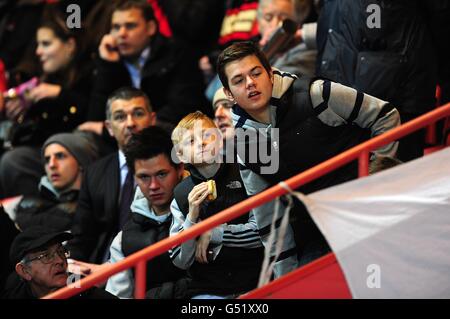 Calcio - npower Football League 1 - Charlton Athletic v Yeovil Town - The Valley. Charlton Athletic tifosi negli stand Foto Stock