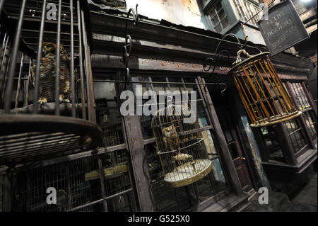 Una vista generale della nuova attrazione 'The Making of Harry Potter' presso gli studi Warner Brothers a Leavesden, Hertfordshire. Foto Stock