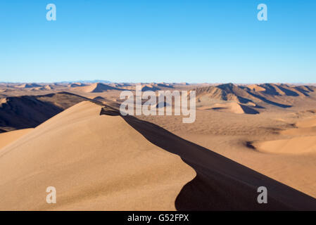 La Namibia, Hardap, Sossusvlei, paesaggio di dune, vista da Big Daddy dune Foto Stock