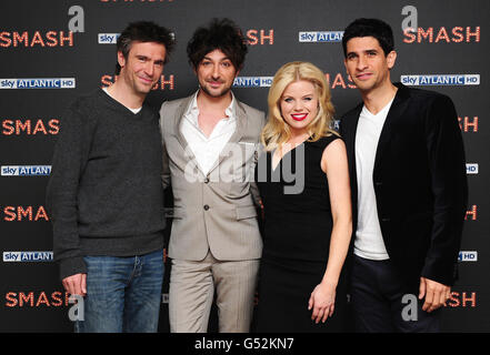 Jack Davenport, Megan Hilty e Raza Jaffrey sono visti con (seconda a sinistra) Alex Zane in una proiezione del nuovo dramma musicale Smash al Soho Hotel di Londra, in mostra il 21 aprile su Sky Atlantic HD. Foto Stock