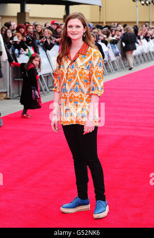 Bonnie Wright arriva alla grande apertura del Warner Brothers Studio Tour - The Making of Harry Potter, presso i Leavesdon Studios di Londra. Foto Stock