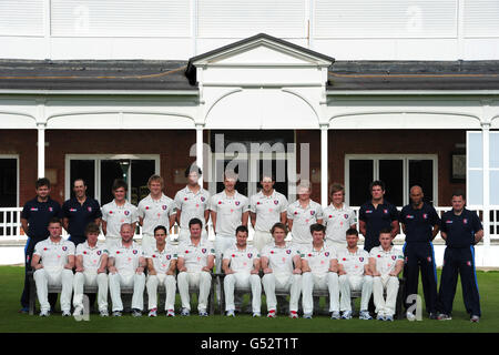 Kent CCC Back Row (L-R:) Nimmo Reid, Phil Relf, Chris Piesley, Mark Davies, Charlie Shreck, Ivan Thomas, ben Harmison, Sam Billings, Fabian Cowdrey, Pete Kelly, Jimmy Adams e Simon Willis. Prima fila (L-R:) Alex Blake, Sam Northeast, Darren Stevens, Brendan Nash, Robert Key, Geraint Jones, Mike Powell, Matt Coles, Simon Cook e Ashley Shaw Foto Stock