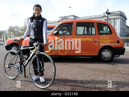 Ciclismo - Lizzie Armitstead Photocall - The Mall. Il ciclista britannico Lizzie Armitstead si è rizzato durante una fotocall al Mall, Londra. Foto Stock