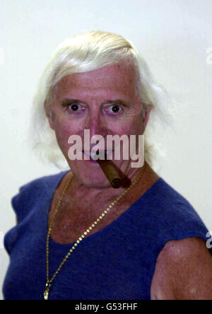 Sir Jimmy Savile lancia la nuova mostra Intelligence: New British Art 2000 al Tate Britain, Londra. Foto Stock