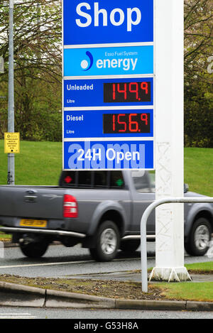 I prezzi della benzina ha colpito un nuovo alto Foto Stock