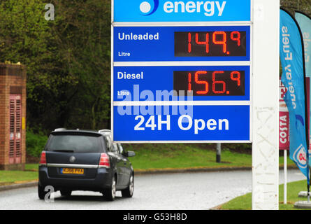 I prezzi della benzina ha colpito un nuovo alto Foto Stock