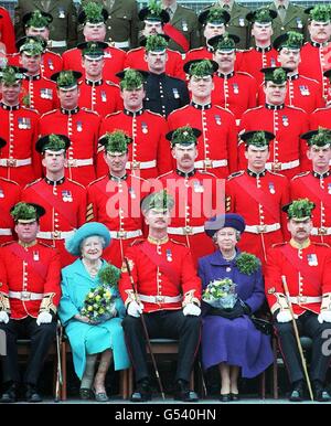 La regina Elisabetta e la Regina Elisabetta II - il giorno di San Patrizio - Londra Foto Stock