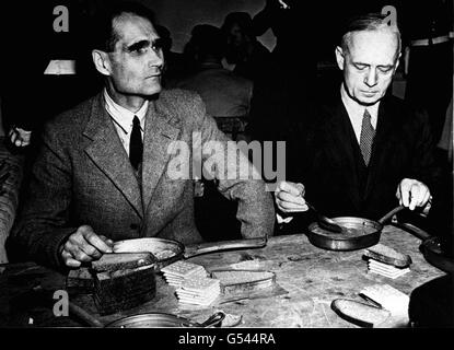 HESS E RIBBENTROP: c1945 Foto Stock