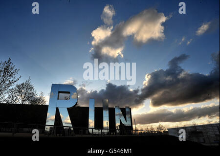 RUN, opera dello scultore Monica Bonvicini, presentata all'evento di completamento Art in the Park di Londra 2012, presso lo Stratford Olympic Park. Foto Stock