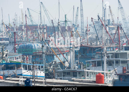 Indonesia, Java, Giacarta, vista del porto di Jakarta Foto Stock