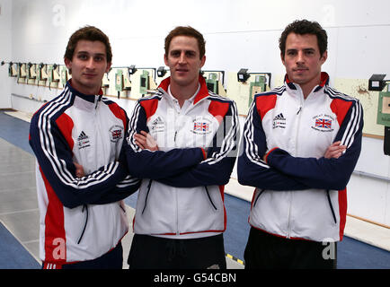 Olimpiadi - Pentathlon moderno Media Day - Università di Bath. Jamie Cook, Nick Woodbridge e Sam Weale, atleta del Pentathlon della Gran Bretagna (sinistra-destra) Foto Stock