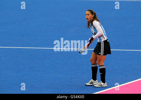 Sofia Maccari in Argentina contro la Corea durante il VISA International Invitational Hockey Tournament alla Riverbank Arena, Londra. Foto Stock