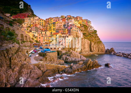 Manarola al tramonto del tempo, il Parco Nazionale delle Cinque Terre, Liguria, UNESCO Foto Stock