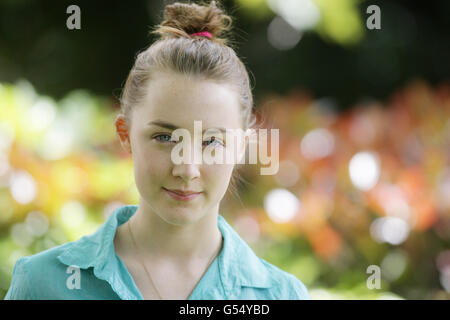 L'attrice Saoirse Ronan, patrona del Cinemagic Festival, partecipa a una fotocellula al Burlington Hotel di Dublino, prima di incontrare alcuni dei partecipanti a workshop che si svolgono durante il Coca-Cola Cinemagic International Film and Television Festival for Young People. Foto Stock