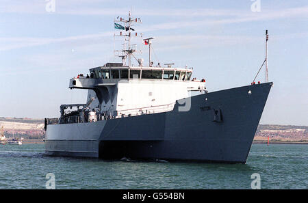 Trimarano lancio warship Foto Stock