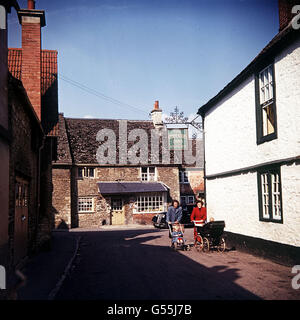 Edifici e monumenti - Lacock - 1955 Foto Stock