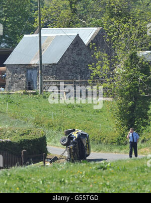 Gardai sulla scena di Co Cavan dove due spettatori sono stati uccisi e molti altri feriti in una gara di rally in Irlanda. Foto Stock