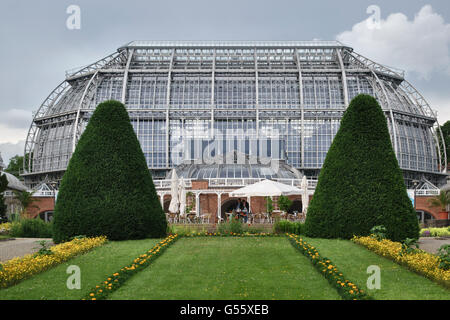 Berlino, Germania - il Berlin-Dahlem Giardino Botanico. Il principale effetto serra tropicale Foto Stock