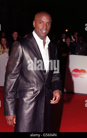 Radio One DJ e MTV Presenter Trevor Nelson arrivano per il quinto MOBO (Music of Black Origin) Awards, all'Alexandra Palace di Londra. Foto Stock