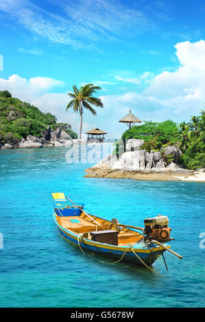 Longtail boat in paradiso. Koh Tao, Thailandia Foto Stock